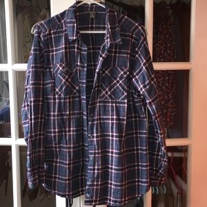 Woman’s tall 2XL Eddie Bauer flannel shirt.